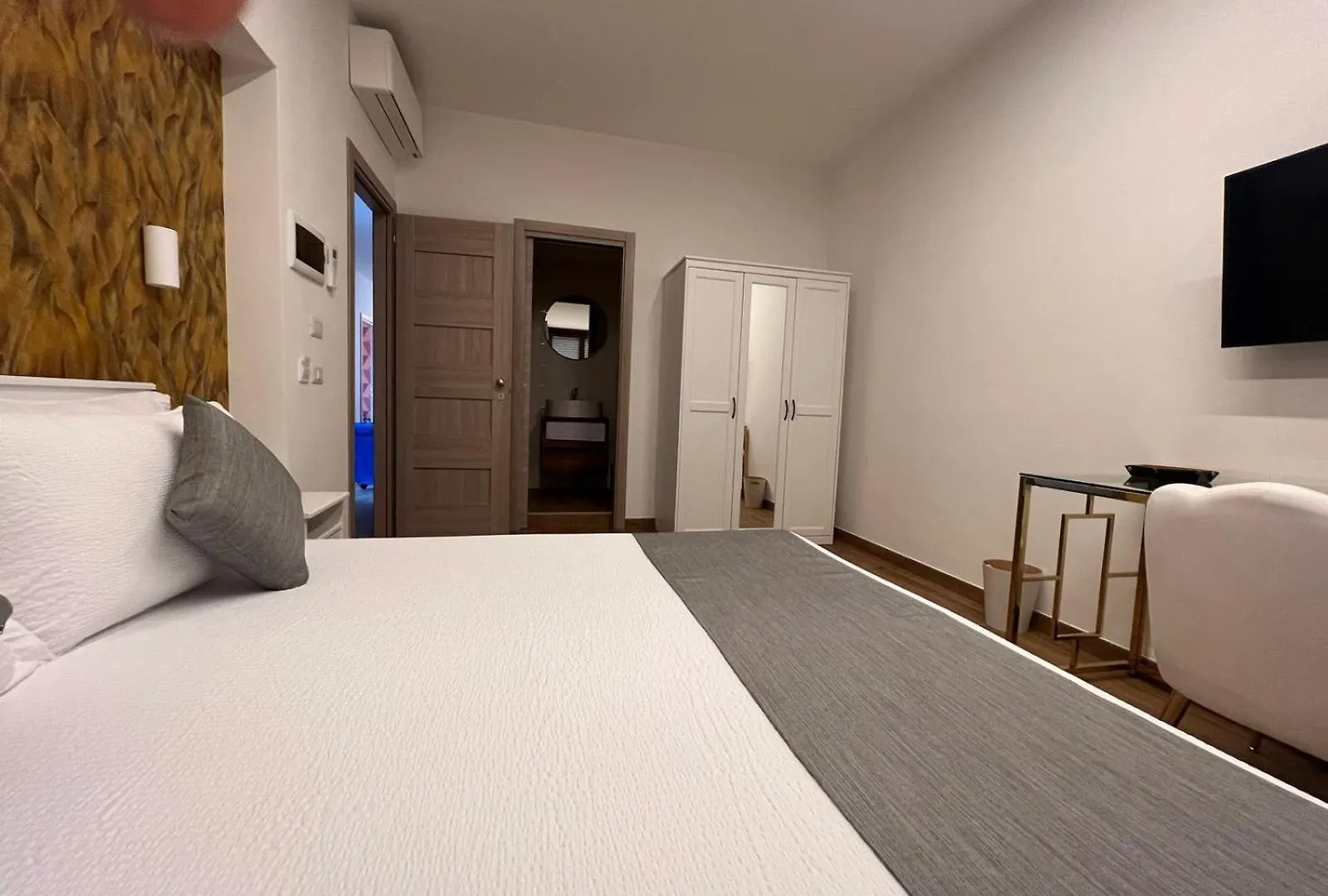 Yoyo House Luxury Napoli Bed & Breakfast  Naples