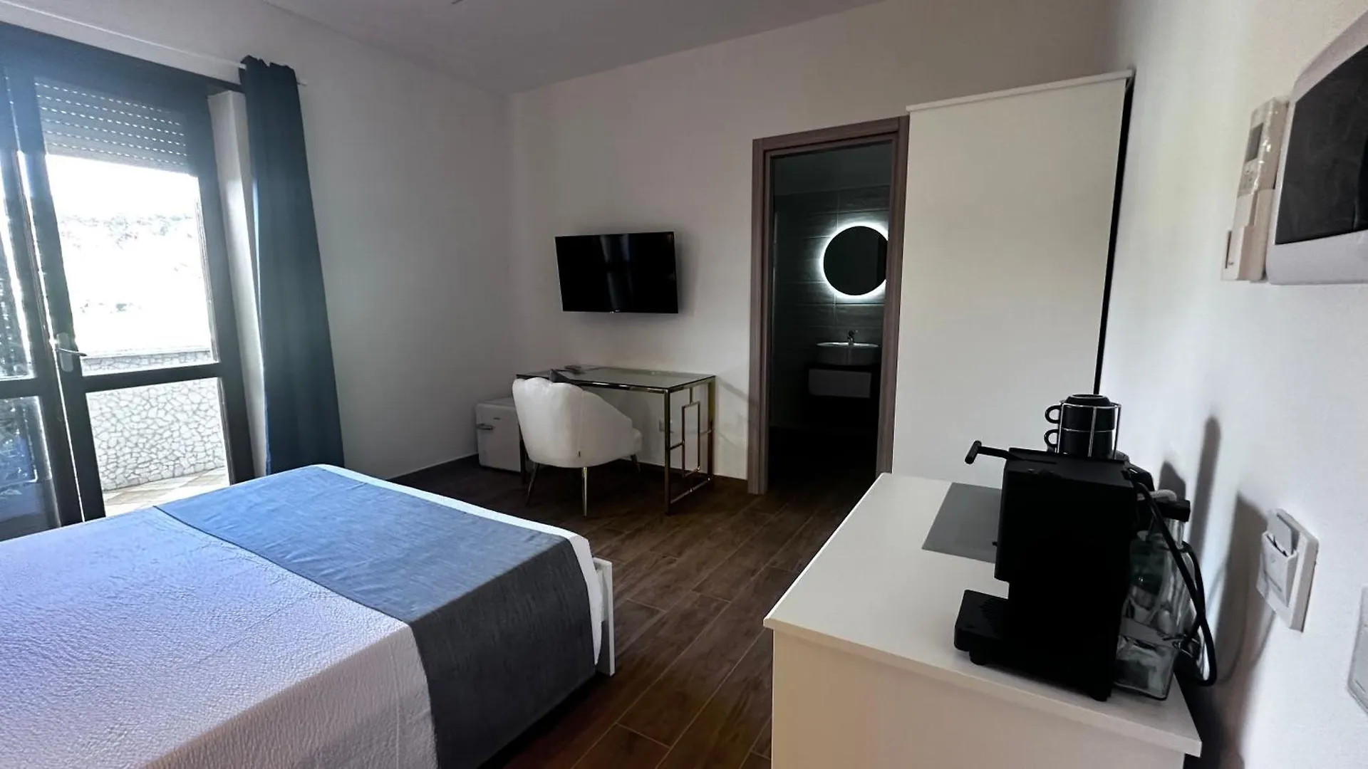 Yoyo House Luxury Napoli Bed and Breakfast